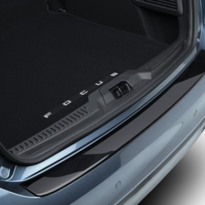 ClimAir®* Oblikovana zaščita zadnjega odbijača, sijoče črna